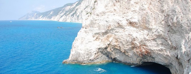 Grotte près de Porto Katsiki