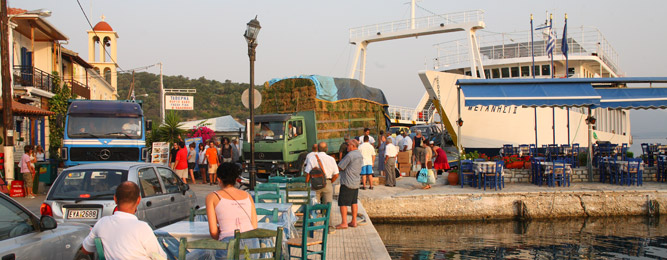 Meganissi Hafen, Fähre aus Vathi